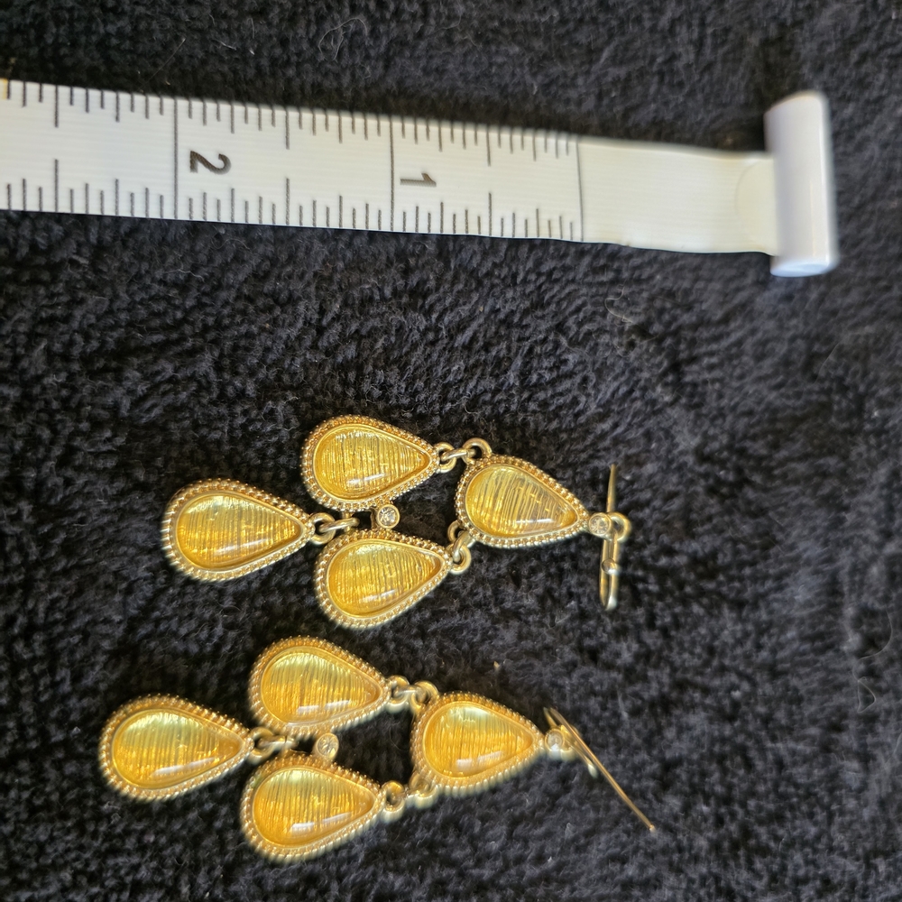 Elegant Gold Teardrop Earrings